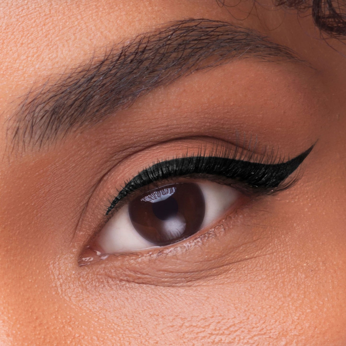 Liquid eyeliner for makeup